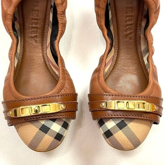 Like NEW Burberry Plaid Haymarket Aston Ballerina Flats EU 37.5 - Picture 4 of 14